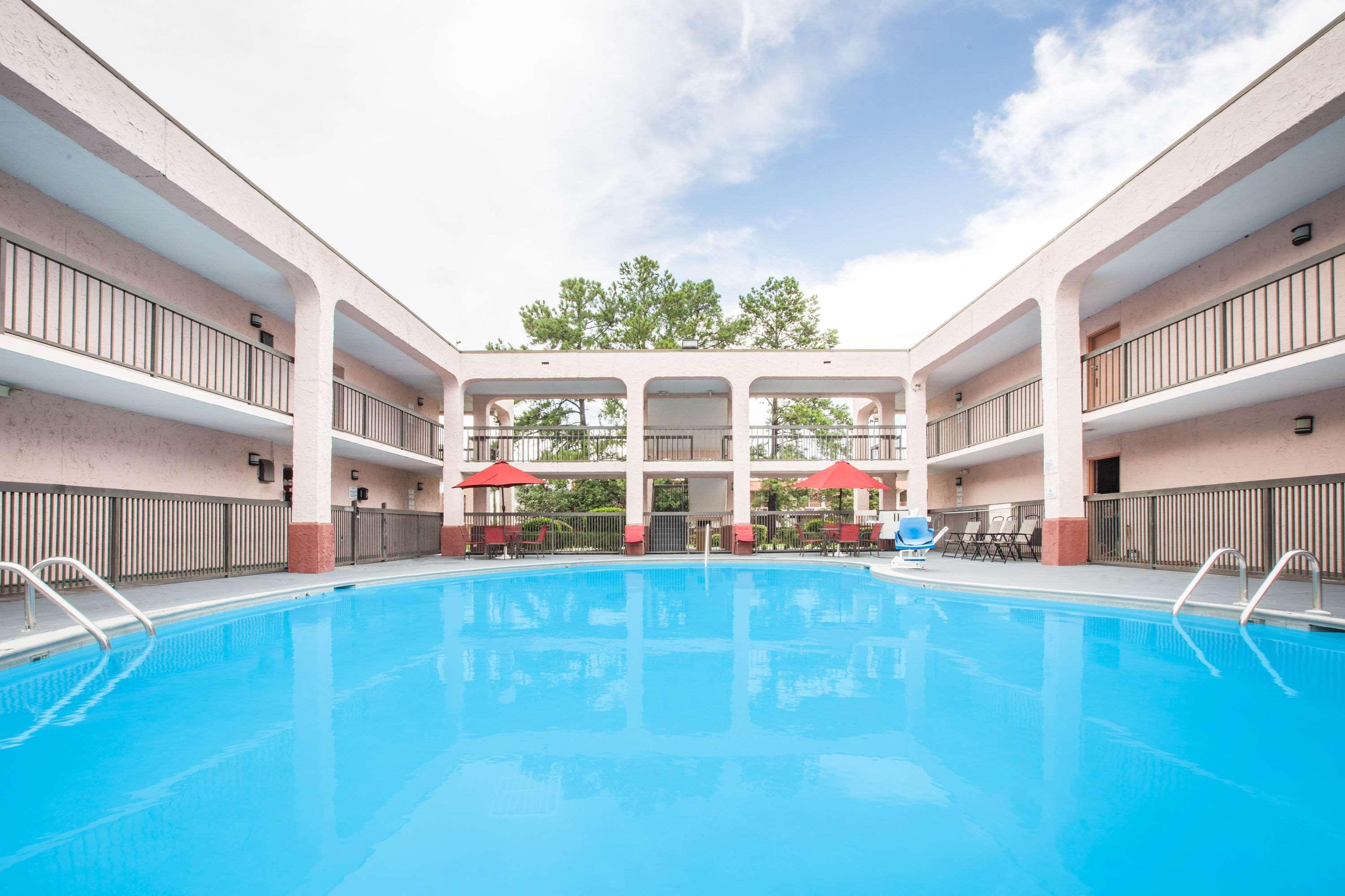 Baymont By Wyndham Mobile/ I-65 Hotel Exterior photo